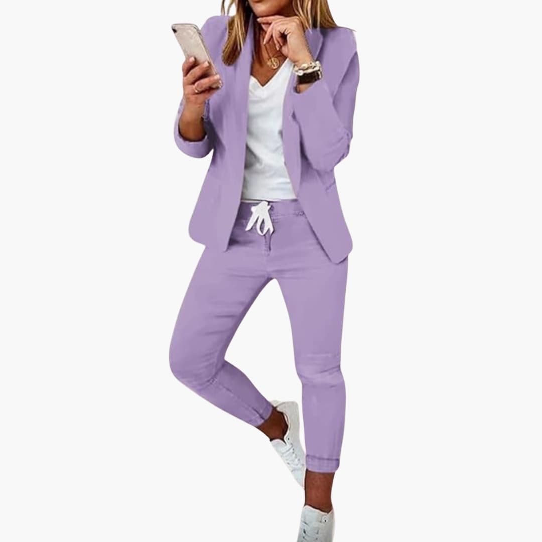 Ensemble femme avec veste et pantalon