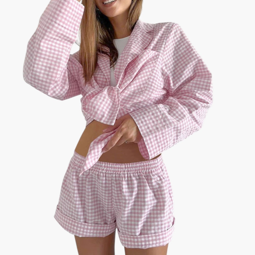 Two-piece women's outfit with checkered gingham top