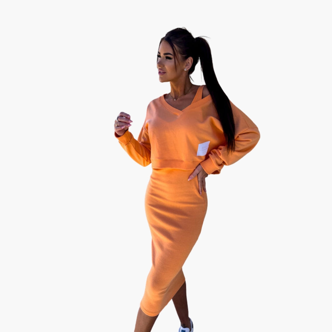 Ensemble femme deux pièces avec haut col en V et jupe