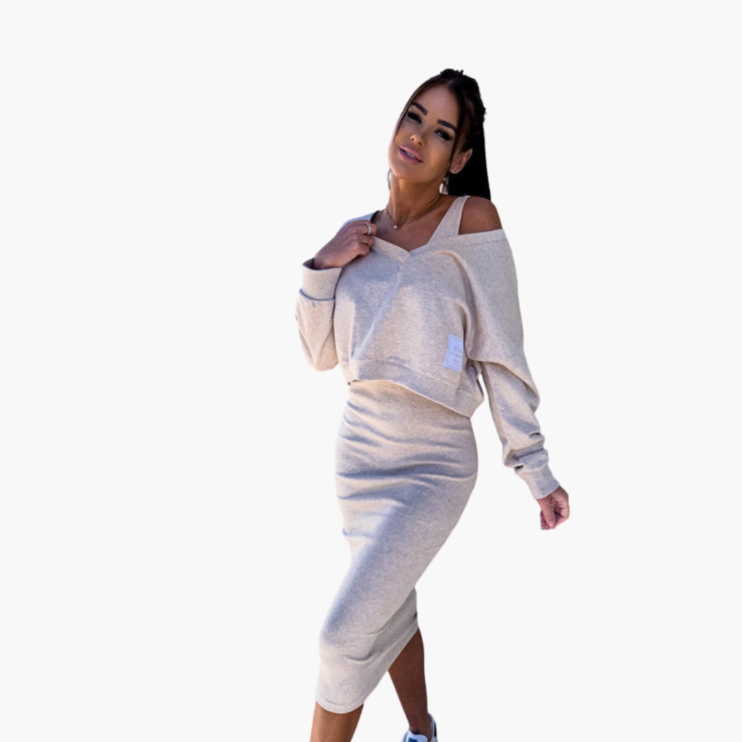 Ensemble femme deux pièces avec haut col en V et jupe