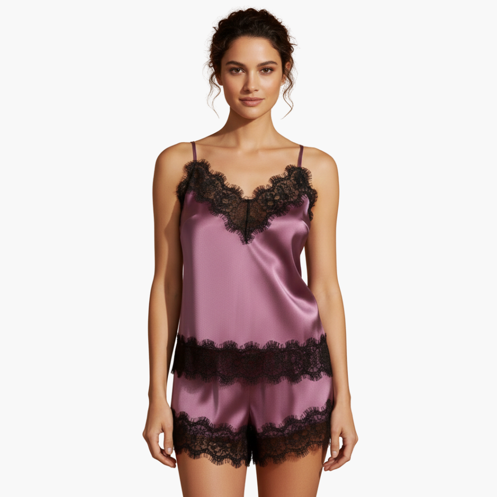 Ensemble pyjama femme en satin avec imprimé cœur et finitions en dentelle