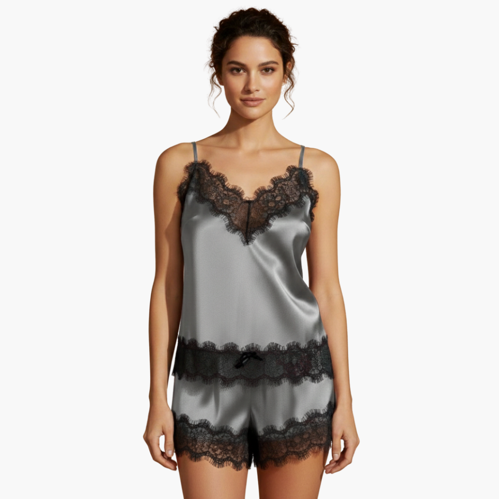 Ensemble pyjama femme en satin avec imprimé cœur et finitions en dentelle