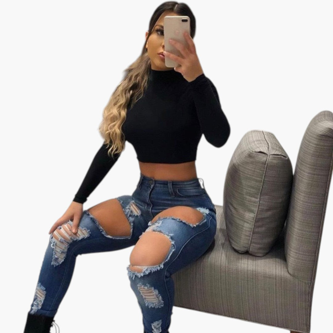 Kort top til kvinder med høj hals og lange ærmer