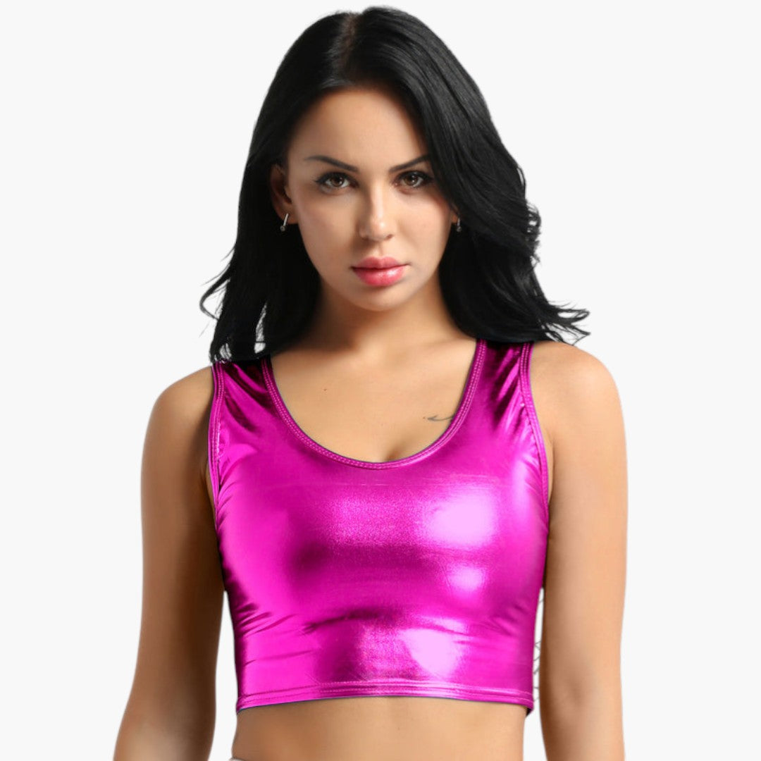 Top curto para mulher com decote aberto e superfície brilhante