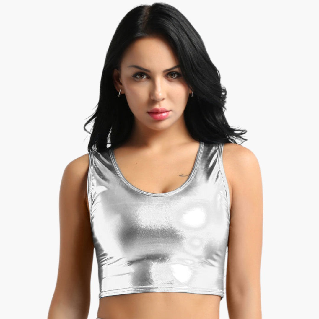 Top curto para mulher com decote aberto e superfície brilhante