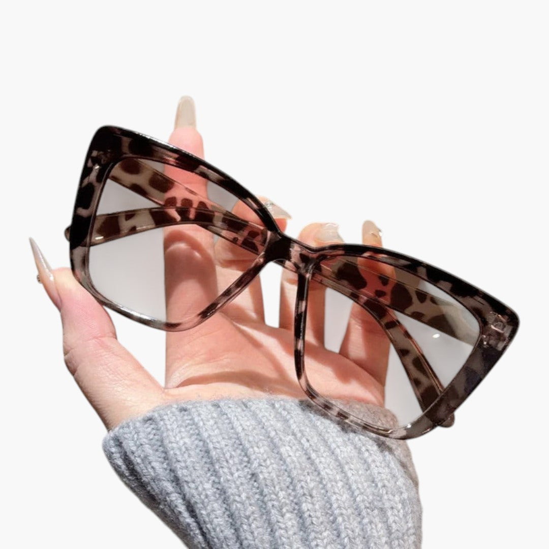 Lunettes de soleil femmes a forme cat eye et verres teintés