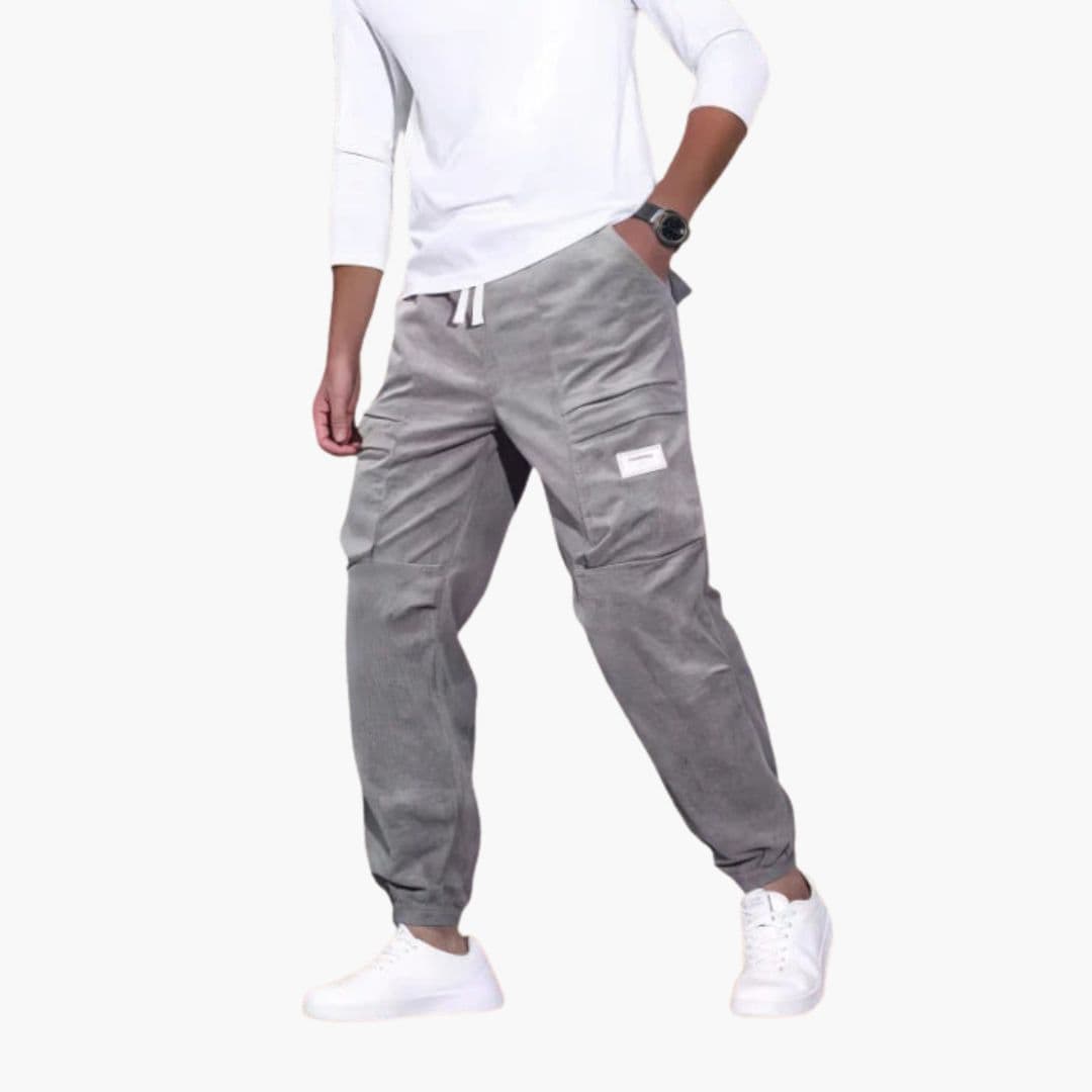 Pantalon homme à surface côtelée et poches multiples