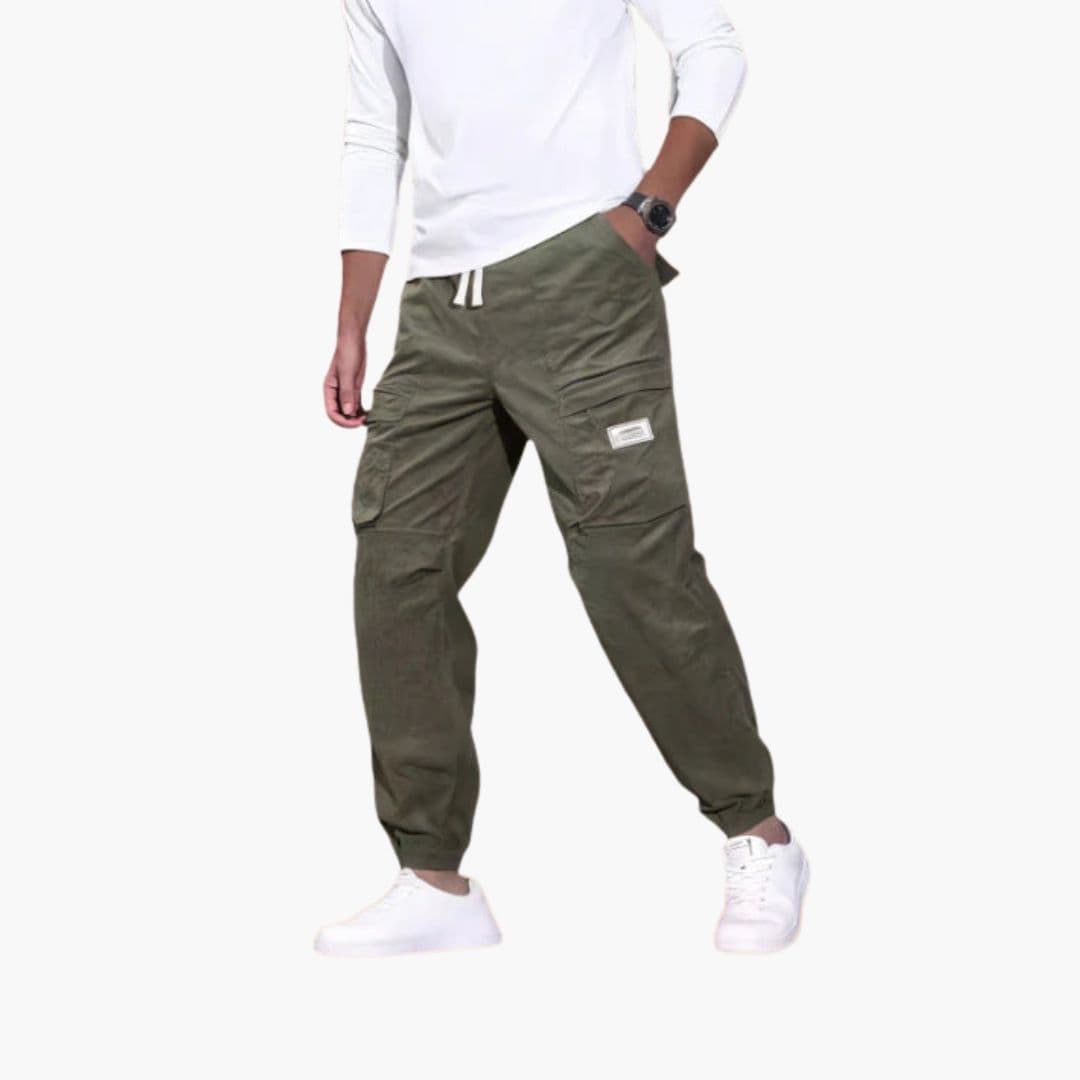 Pantalon homme à surface côtelée et poches multiples