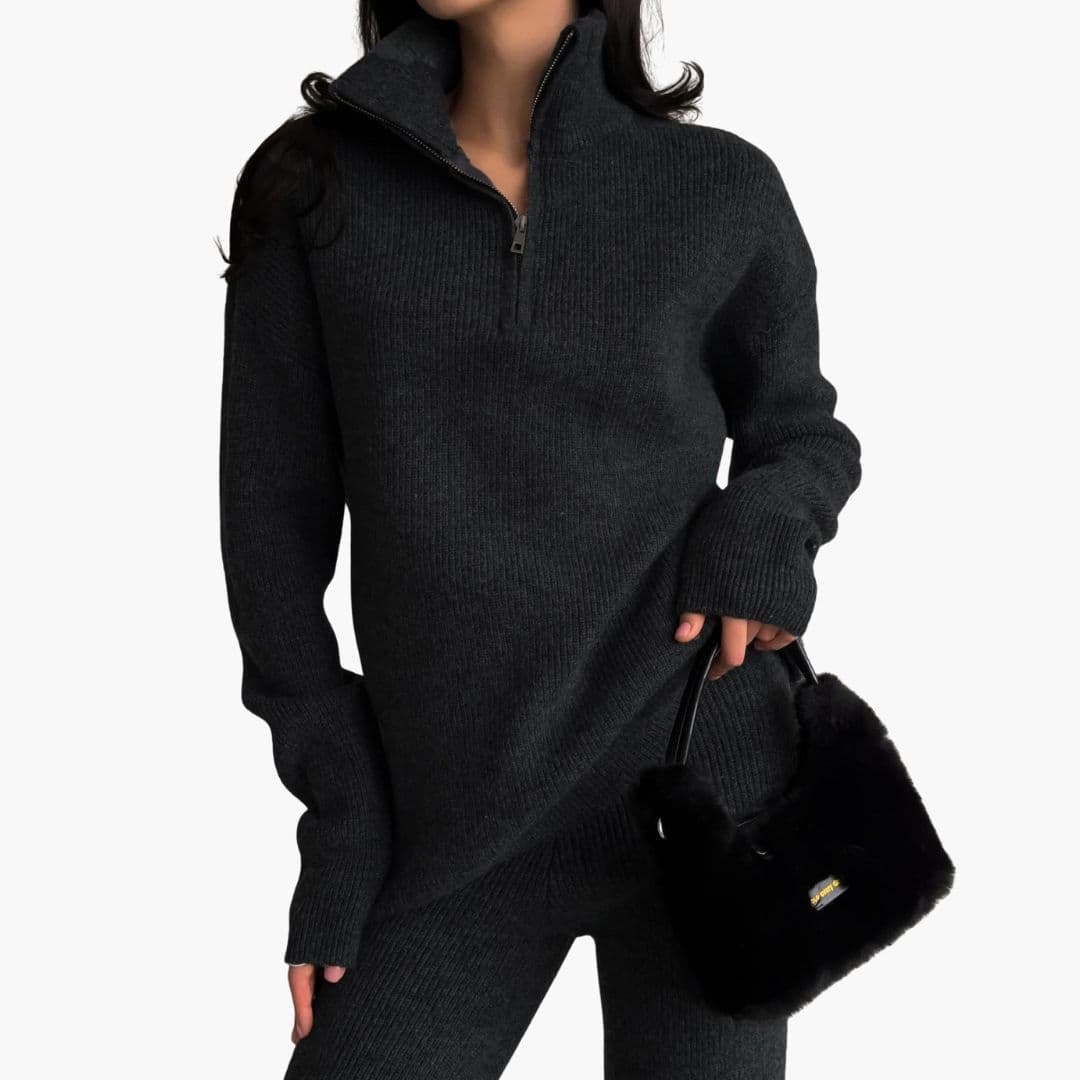 Women's ribbed pullover with mock neck and short zip