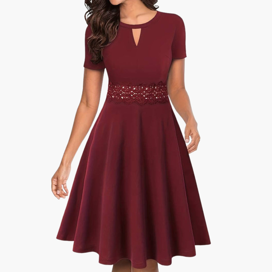 Robe femme avec taille en dentelle et encolure goutte