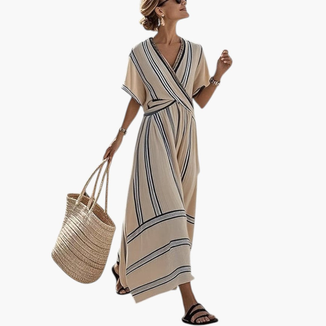 Vestido maxi feminino com corte fluido e mangas curtas