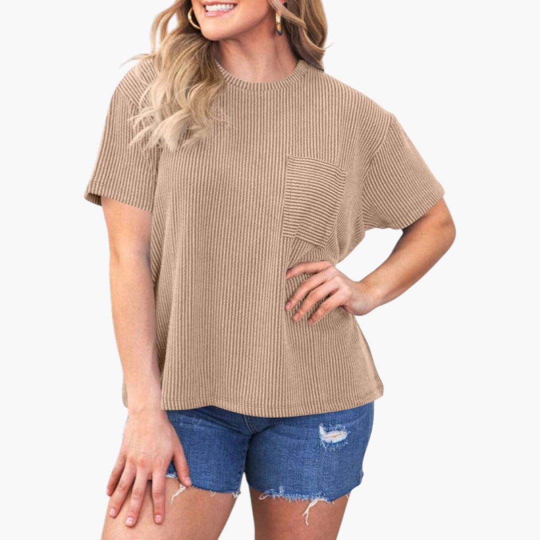 Camiseta de mujer a rayas con bolsillo en el pecho