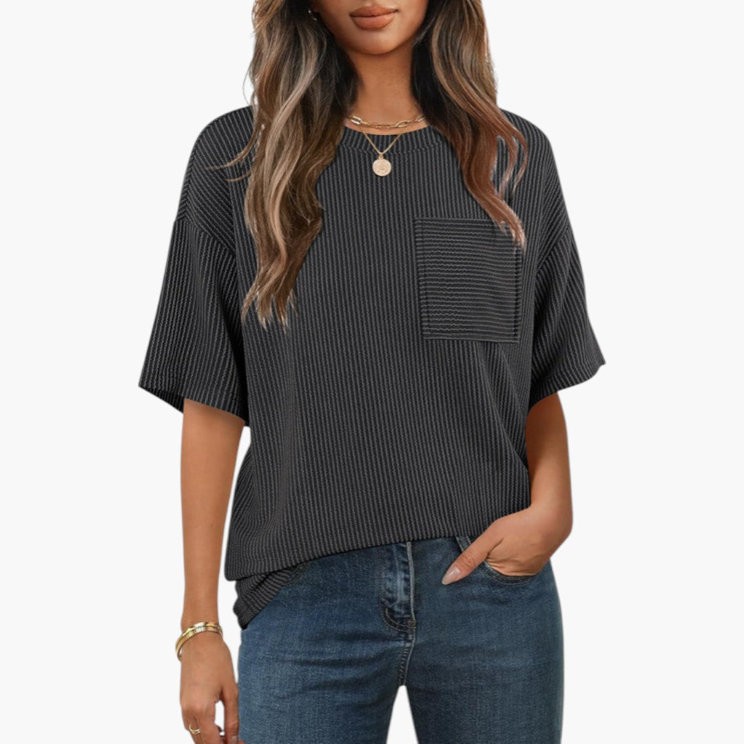 Camiseta de mujer a rayas con bolsillo en el pecho