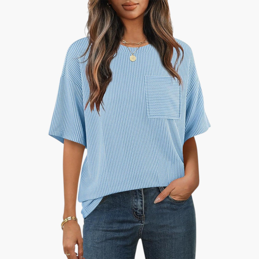 Camiseta de mujer a rayas con bolsillo en el pecho