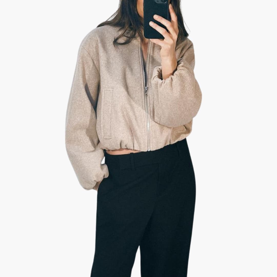 Casual bomber jacket for women with a fluid cut and modern design